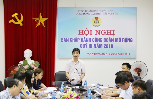 Ban chấp hành công đoàn tiếng Anh là gì?