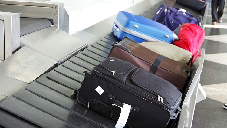 Carry-on baggage tiếng Anh là gì? 
