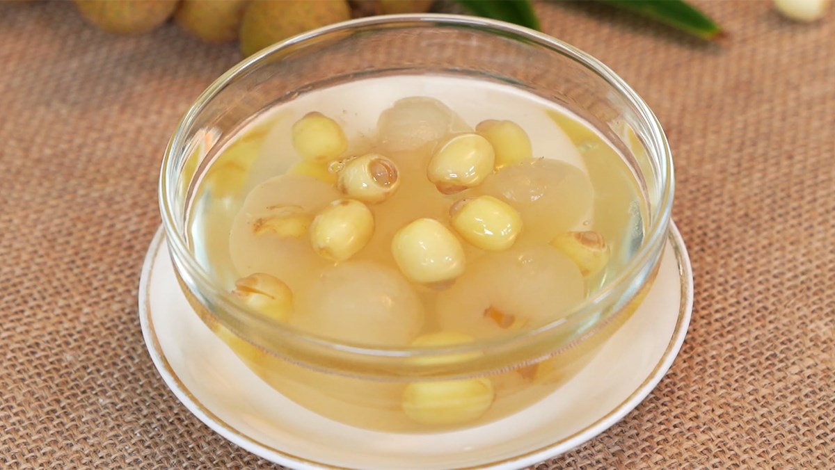 What is the English name for chè hạt sen? 
