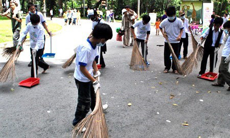 Trực Nhật Tiếng Anh Là Gì? Khám Phá Những Điều Thú Vị